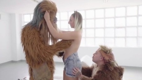 Star War cosplay porn video featuring Spanish bitch Yuno Love